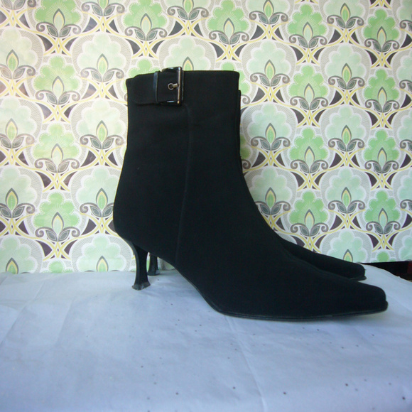 Stuart Weitzman Black Gortex Ankle Boot EUC! 10M - Picture 6 of 15